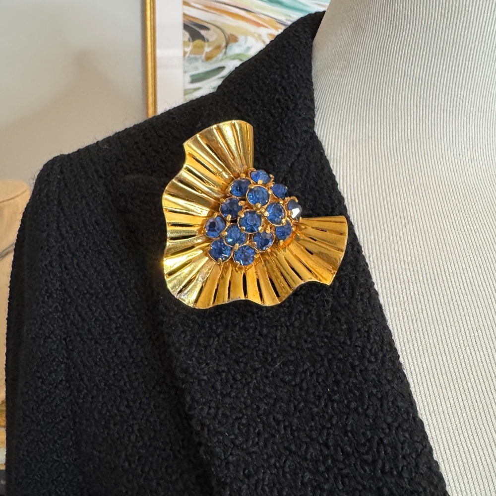 VNTG Marcel Boucher Style Blue Rhinestone Gold Scalloped Edge Statement Brooch